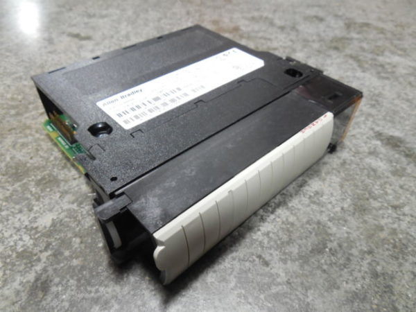Allen Bradley B04 1.4 Fast Analog 1756-IF4FX0F2F/A Combination I/O Module